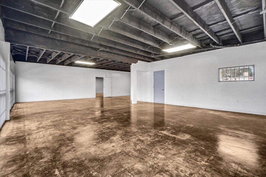 More Photos Of 520 W Pacific Coast Hwy, Long Beach Flex For Sale