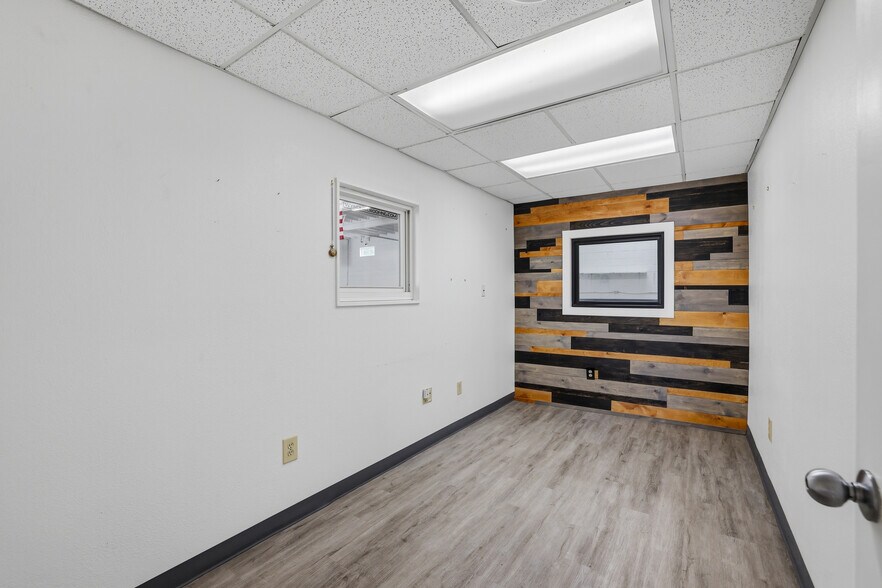More Photos Of 2315 E Saint Vrain St, Colorado Springs Service For Lease