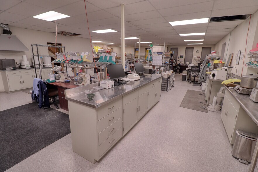 More Photos Of 1915 N Division St, Spokane Office For Sale