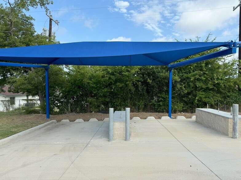 More Photos Of 1443 E Sunshine Dr, San Antonio Carwash For Sale