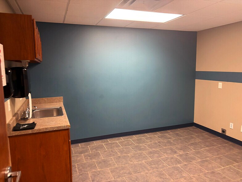 More Photos Of 5801 SW 11th St, Oklahoma City Service For Lease
