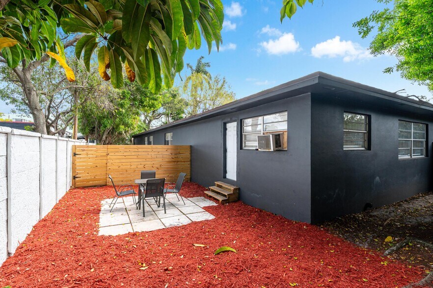 More Photos Of 1415 SW 1st St, Fort Lauderdale Apartments For Sale