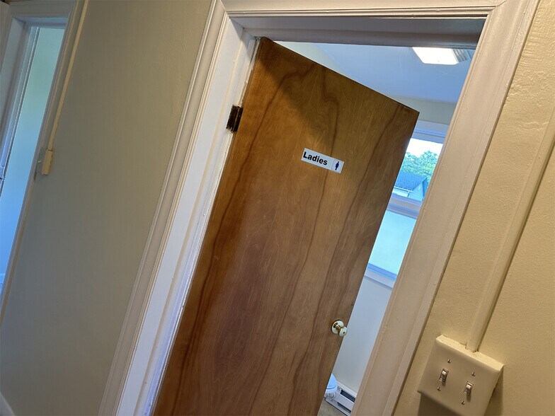 More Photos Of 68740 East St, Edwardsburg Specialty For Sale