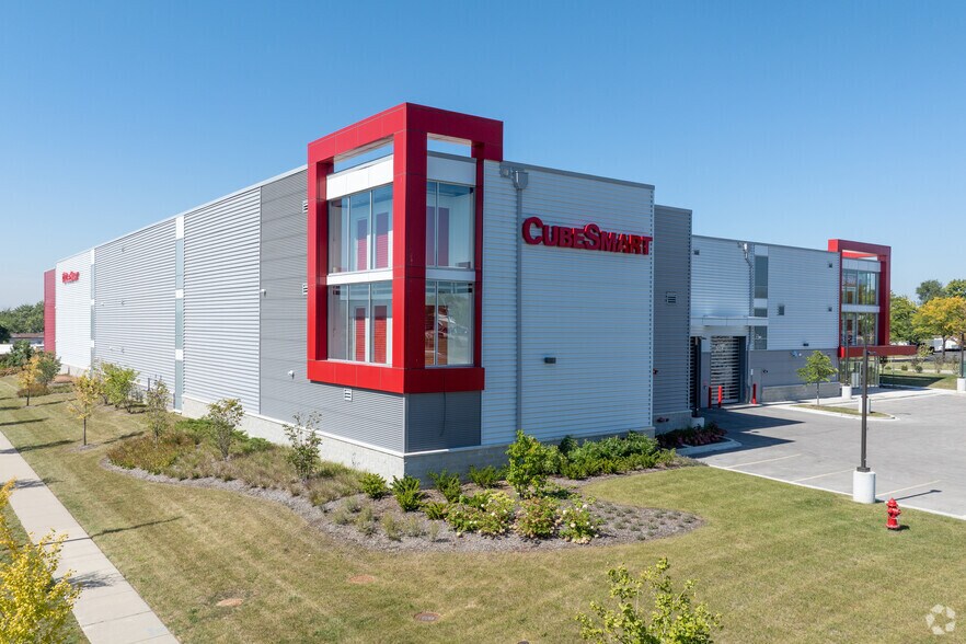 Primary Photo Of 529 Boughton rd, Bolingbrook General Retail For Lease