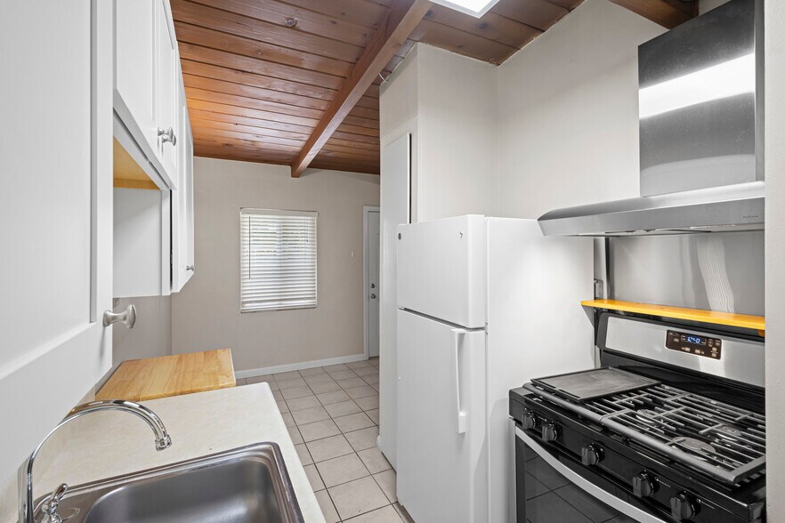 More Photos Of 310 Gladys Ave, Mountain View Apartments For Sale