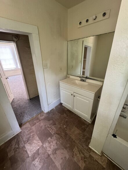 More Photos Of 403 Greenville St, Abbeville Apartments For Sale