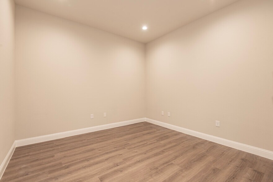 More Photos Of 2601 Little Elm Pkwy, Little Elm Office For Sale