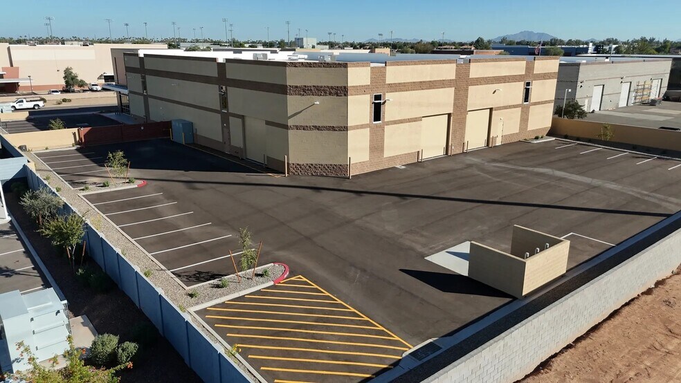 More Photos Of 350 S Hamilton Ct, Gilbert Warehouse For Lease