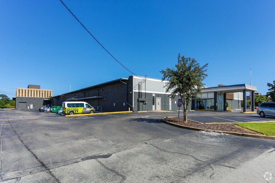Primary Photo Of 5715 Uptain Rd, Chattanooga Flex For Sale