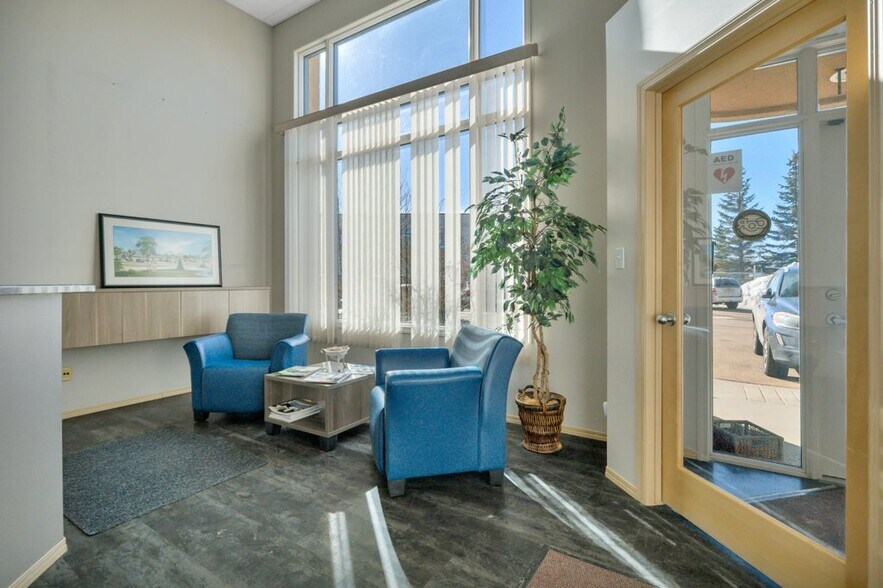 More Photos Of 4403-4413 94 St NW, Edmonton Light Distribution For Sale