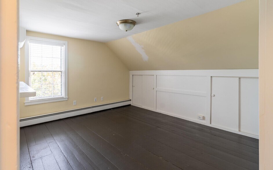 More Photos Of 110 Chapel St, Portsmouth Office For Lease