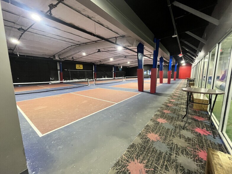 More Photos Of 11260 Hempstead Rd, Houston Warehouse For Lease