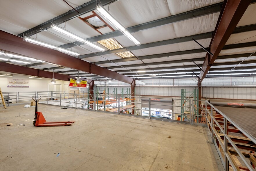 More Photos Of 99-1392 Koaha Pl, Honolulu Warehouse For Sale