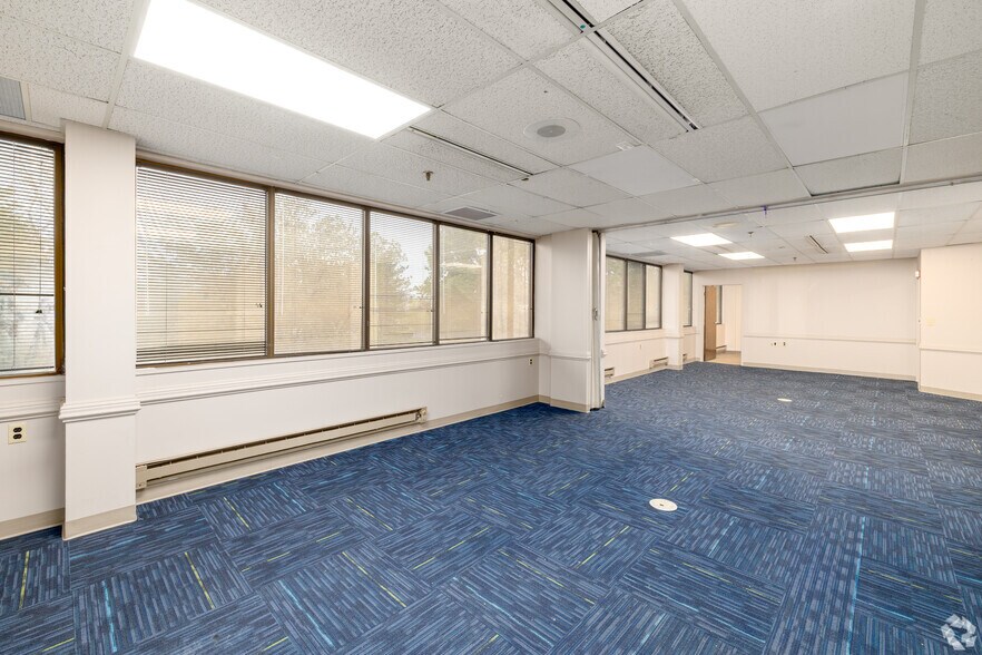 More Photos Of 5 Eves Dr, Marlton Office For Sale