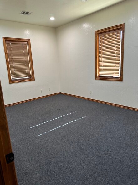 More Photos Of 2236 NW 164th St, Edmond Office For Lease