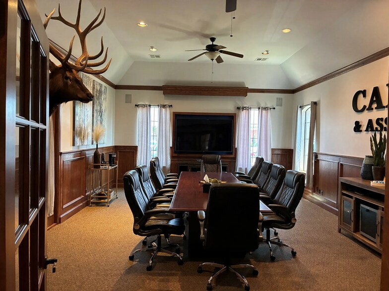 More Photos Of 1425 S Fretz Ave, Edmond Office For Sale