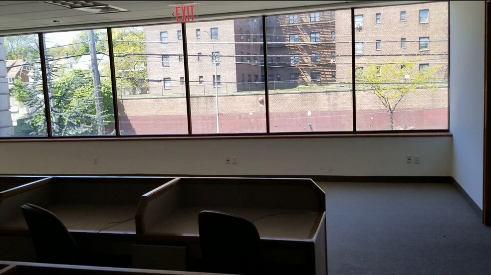 More Photos Of 189-10 Hillside Ave, Hollis Medical For Sale