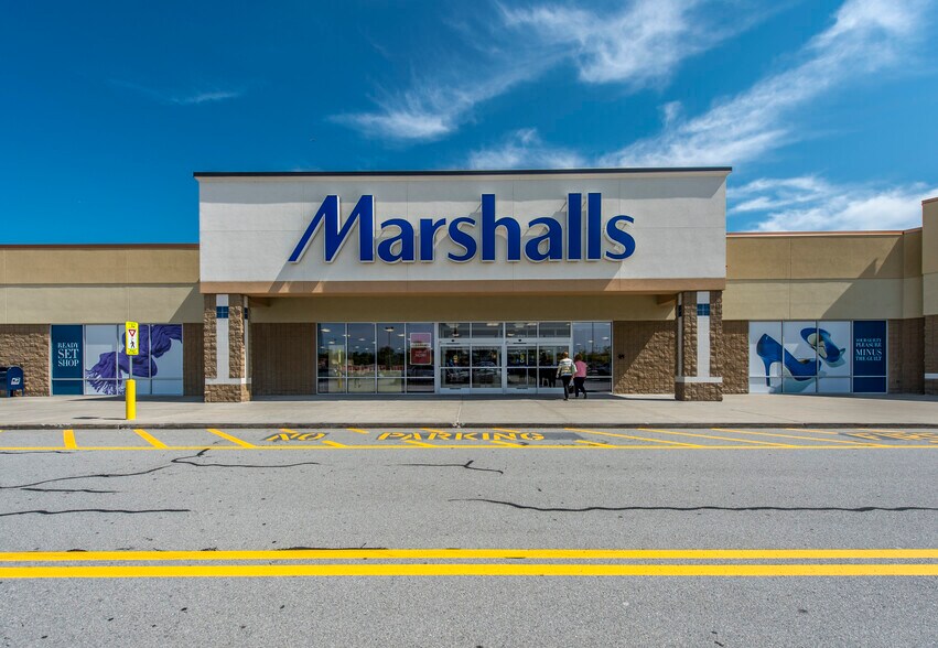More Photos Of 573 GAR Hwy, Swansea Unknown For Lease