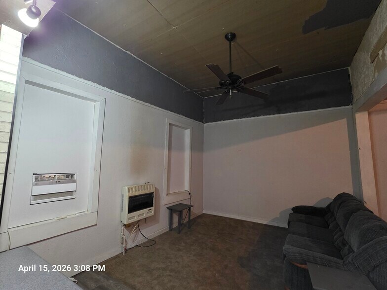 More Photos Of 415-417 Saint James Ave, Wynot Storefront Retail Residential For Sale