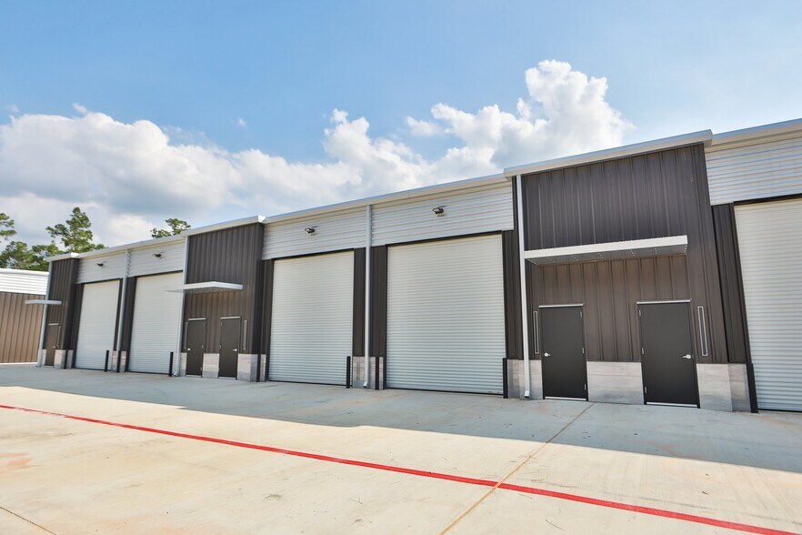 More Photos Of 12402 Malcomson Rd, Houston Self Storage For Sale