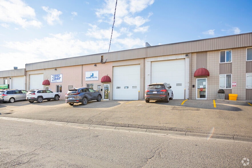 More Photos Of 915-935 48 Ave SE, Calgary Warehouse For Sale