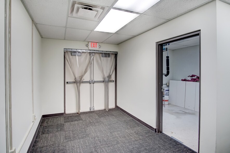More Photos Of 1-19 E Pleasant St, Springfield Medical For Sale