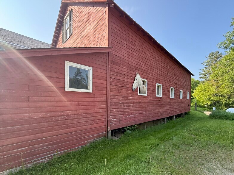 More Photos Of 16 West Main St, Wilmington General Retail For Sale