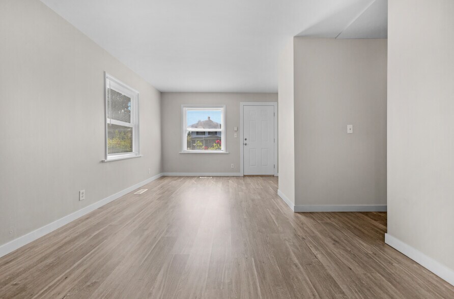 More Photos Of 1925 Lombard Ave, Everett Multifamily For Sale