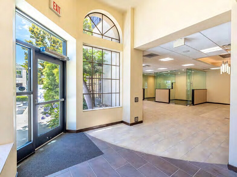 More Photos Of 310 Broadway St, Laguna Beach Storefront Retail Office For Sale
