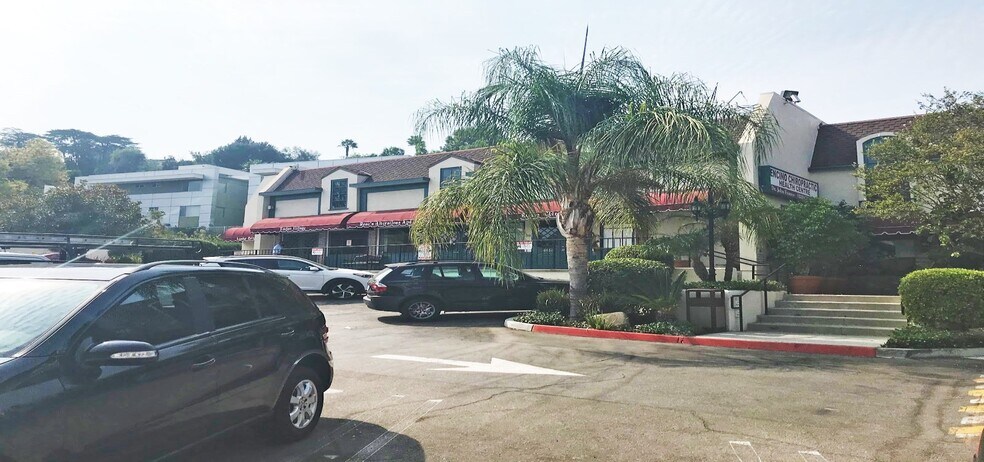 More Photos Of 16656-16664 Ventura Blvd, Encino Unknown For Lease