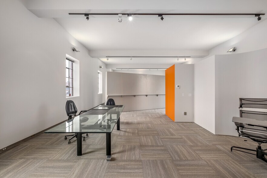 More Photos Of 2225 15th St SE, Calgary Warehouse For Sale