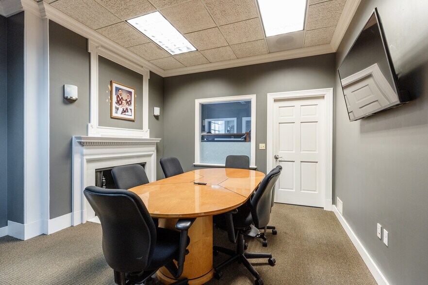 More Photos Of 600 A Ave, Lake Oswego Office For Lease