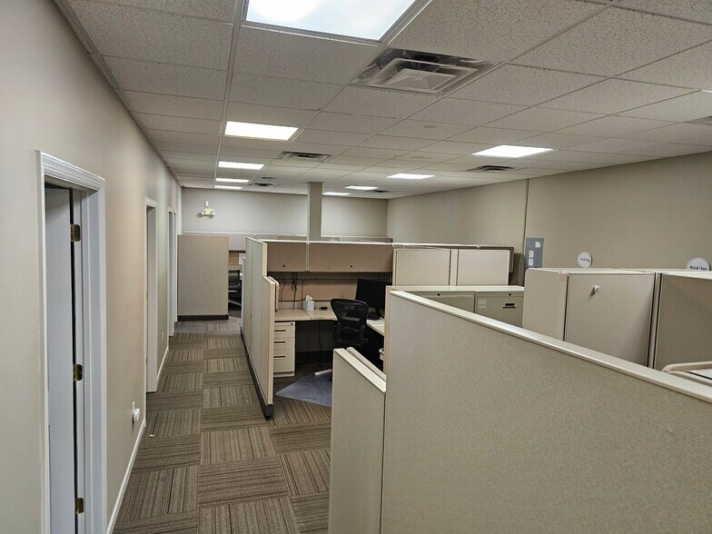 More Photos Of 161 Washington Valley Rd, Warren Medical For Sale