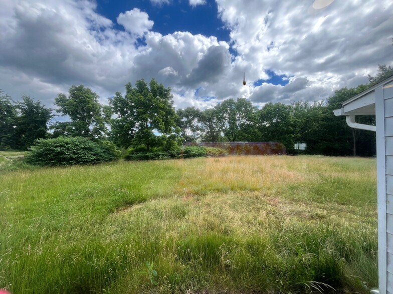 More Photos Of 168 New Castle Rd, Butler Freestanding For Sale