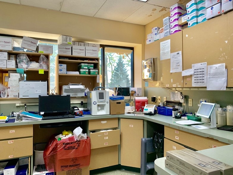 More Photos Of 1061 N Broadway, Massapequa Medical For Sale