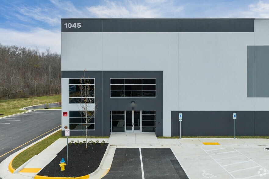 More Photos Of 1045 Richmond Hwy, Fredericksburg Warehouse For Lease