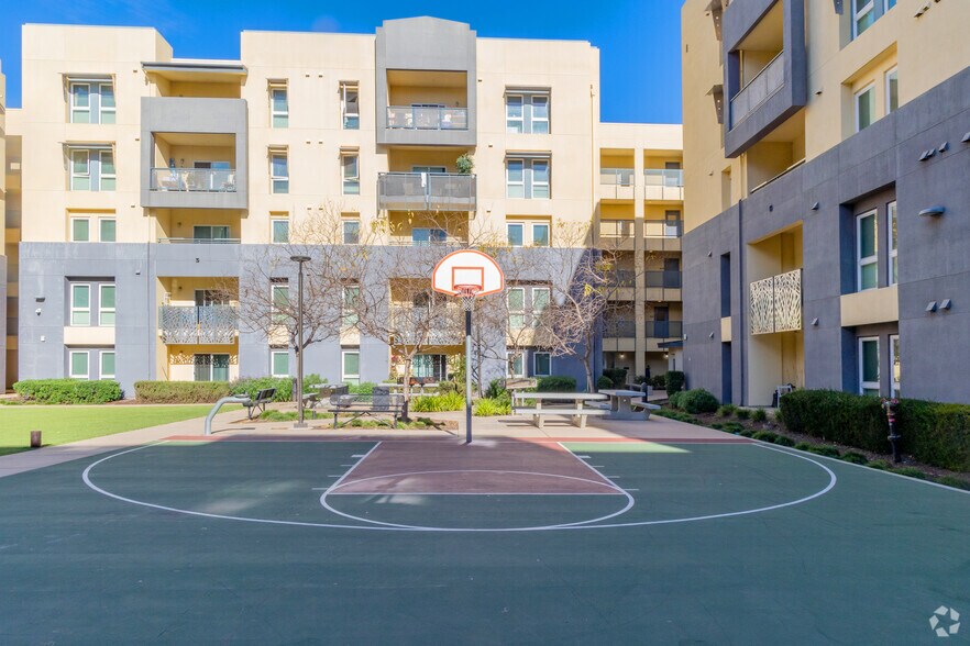 More Photos Of 200 E 10th St, Gilroy Apartments For Lease