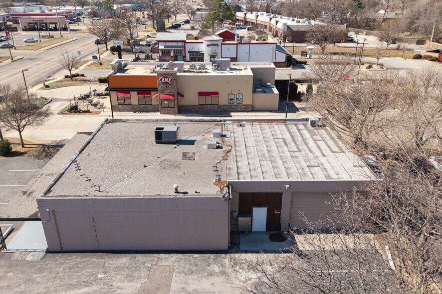 More Photos Of 1829 W Main St, Norman Freestanding For Sale