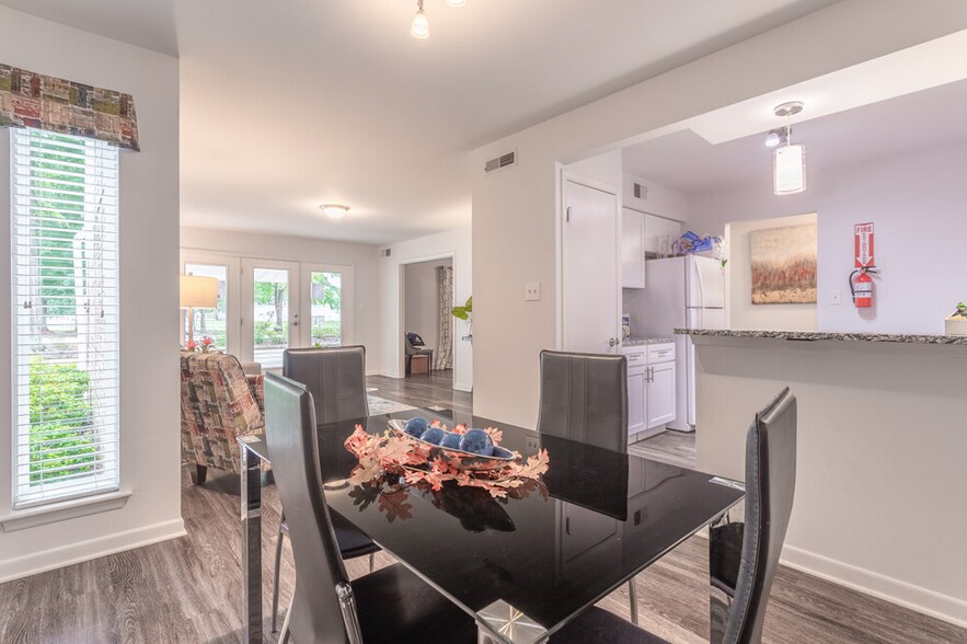 Primary Photo Of 104 Landmark Ct, Newport News Apartments For Sale