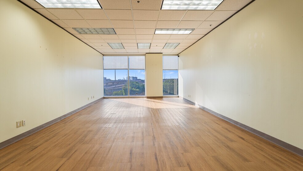 More Photos Of 9101 Lyndon B Johnson Fwy, Dallas Office For Lease