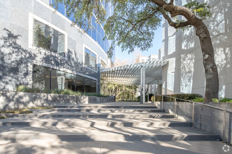 More Photos Of 3500 Maple Ave, Dallas Office For Lease