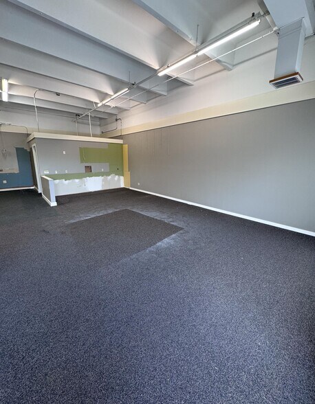 More Photos Of 2002 2nd St SW, Rochester Storefront Retail Office For Sale