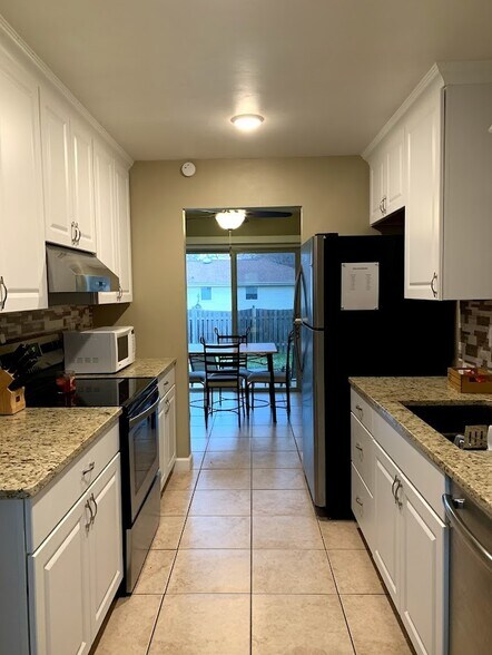 More Photos Of 1747 Oakdale Ave, Green Bay Apartments For Sale