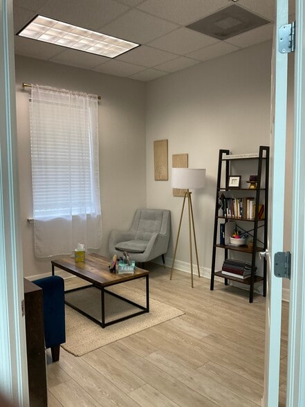 More Photos Of 29160 Chapel Park Dr, Wesley Chapel Office For Lease