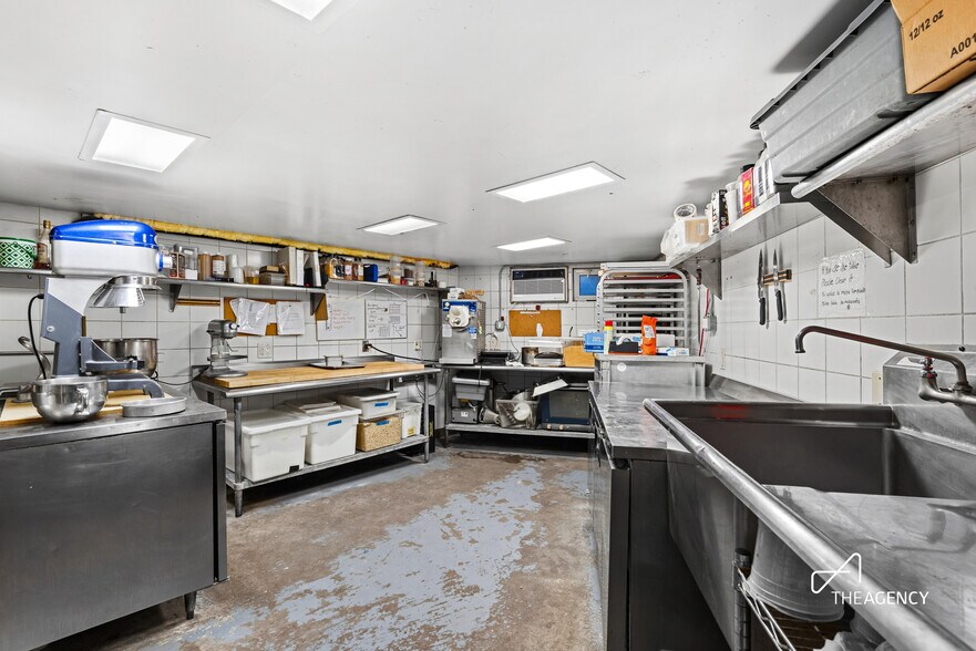 More Photos Of 228 Flatbush Ave, Brooklyn Apartments For Lease