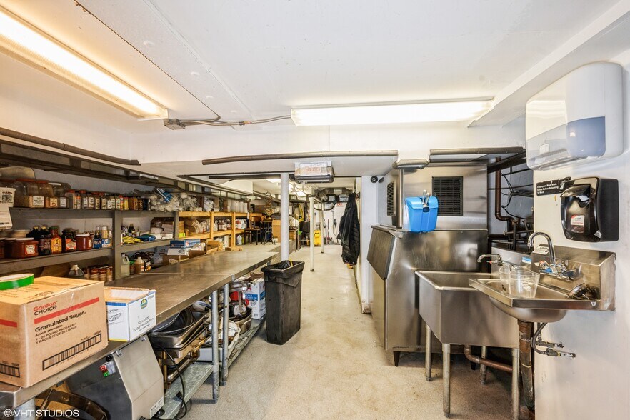 More Photos Of 1954 W Armitage Ave, Chicago Restaurant For Lease