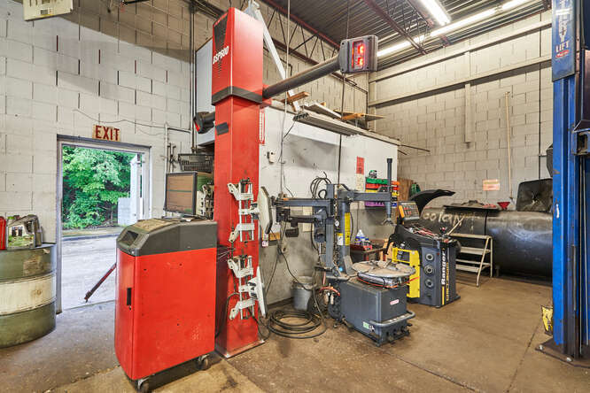 More Photos Of 2441 Romig Rd, Akron Auto Repair For Sale