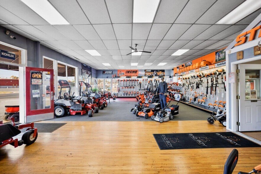 More Photos Of 9800 S Congress St, New Market Auto Repair For Sale