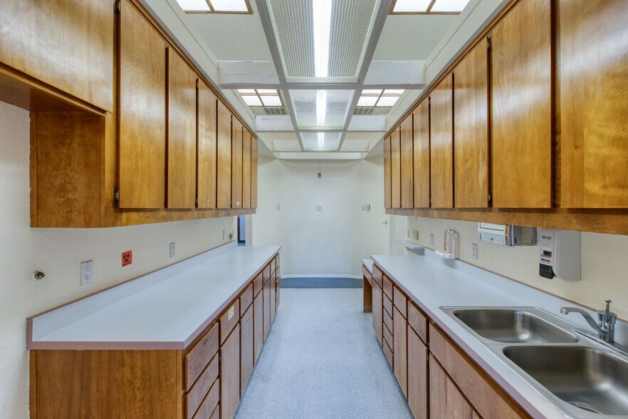 More Photos Of 2928 Eastern Ave, Sacramento Medical For Sale