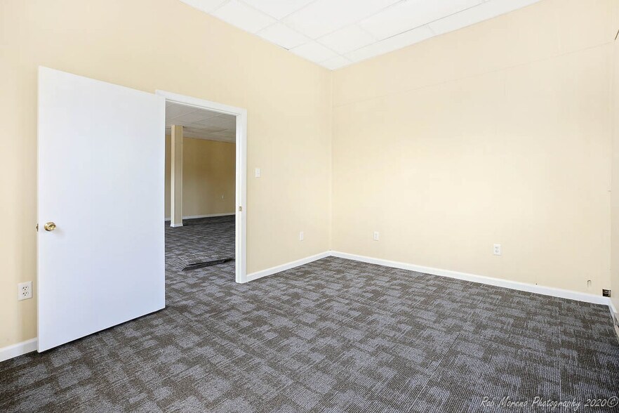 More Photos Of 17-19 Hayward St, Ipswich Manufacturing For Lease